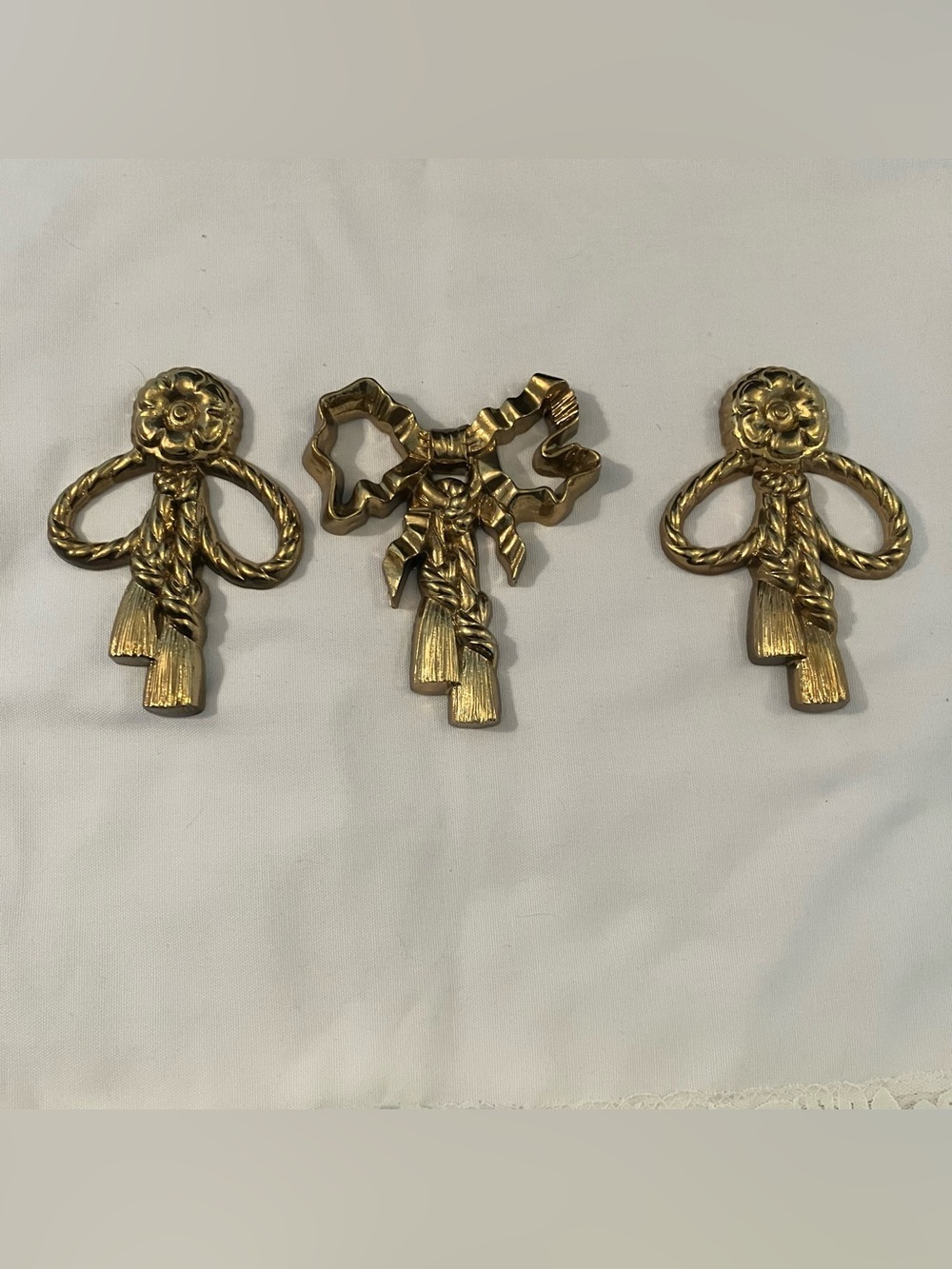 VTG Burwood Bow & Tassels Wall Decor Gold Tone (3) MCM Boho Gallery Wall Resin